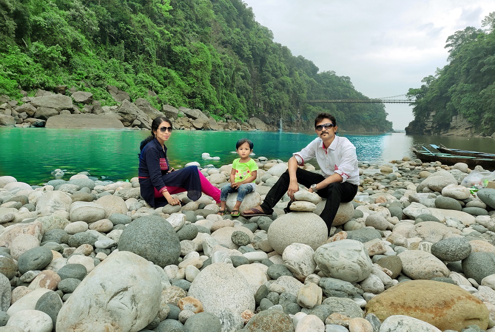 Our Travel Life Akheel Shamzy on Instagram: "Dawki, Meghalaya 🇮🇳  @our_travel_life_ Dawki is also known as Umngot river, near the India-  Bangladesh border of Meghalaya. It is located 75 kms away from