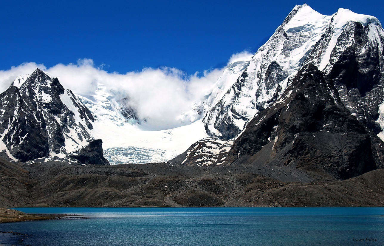 Magnificent view of Gurudongmar Lake