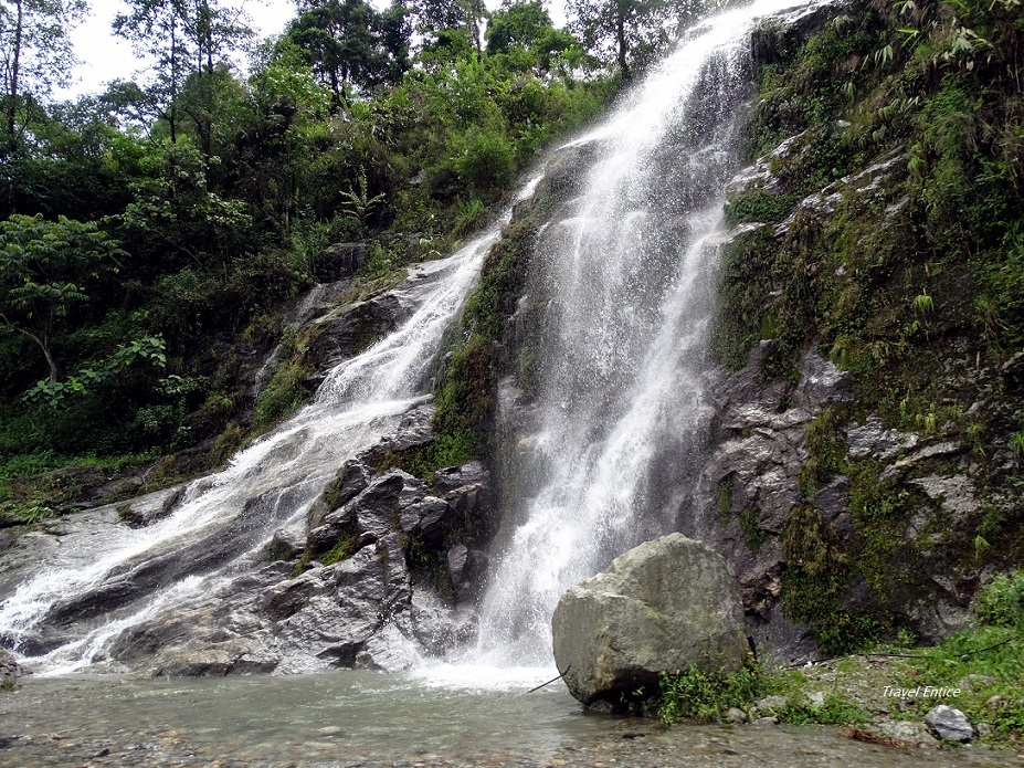 Gurudongmar Lake at Sikkim - waterfalls