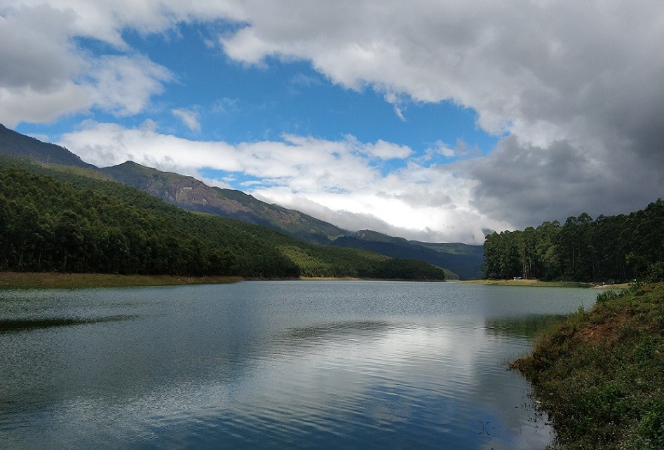 Munnar Tourist Places - 12 Best Places to Visit in Munnar Hill Station India - Kundala lake.