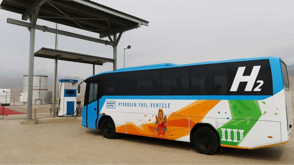 India’s First Hydrogen-Powered Buses Launched in Ladakh on June 2025