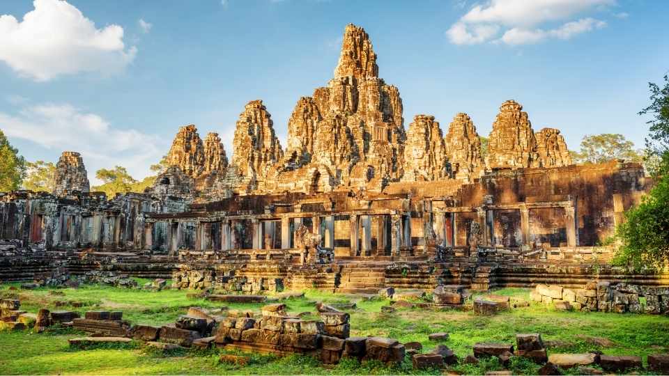 Thailand-Cambodia conflict travel advisory : These Places in Thailand Not Recommended 2 Prasat Ta Muen Thom temple - the prime reason of Thailand-Cambodia conflict travel advisory