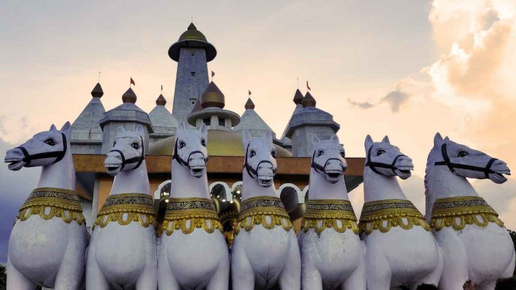 Ranchi – A Refreshing Place to Visit in Monsoon with Beautiful Waterfalls & Mind-blowing Valley Views 3 Suriya Temple - Ranchi near Dassam Falls