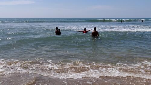 Magnificent Kalacha Beach in Goa - Bath time