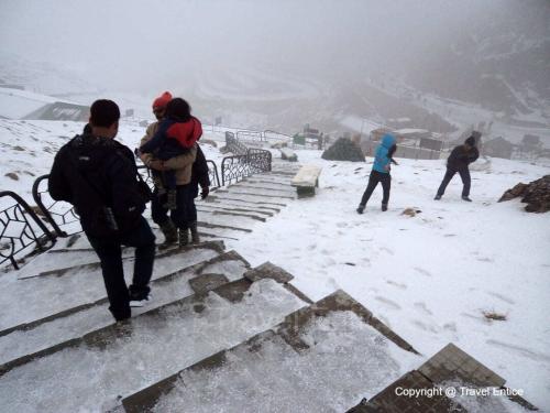 Nathula-pass-stair-steps-2012