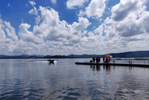 boating-at-Patratu-lake